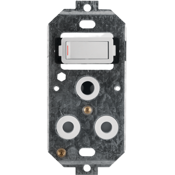 Crabtree Classic SSO - 1×16A RSA, Vertical, 4×2, White
